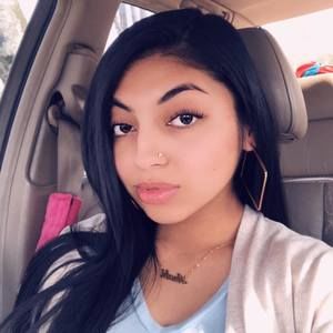 Meet your Posher, Anahi